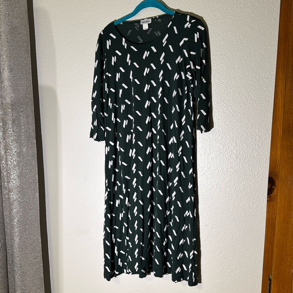 Green and white Midi T-shirt dress medium